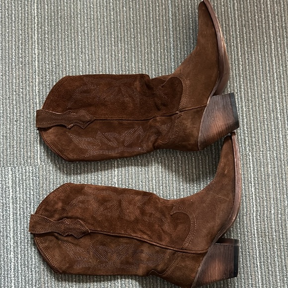 The Rodeo Boots from Thursday Boot Co. Size 8 and 2.75 heel and a 12.25 shaft. - Picture 1 of 4
